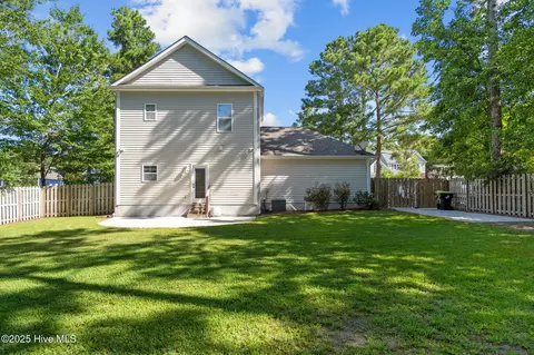 Exterior - 509 Center Dr, Hampstead, NC 28443 photo 3 of 11