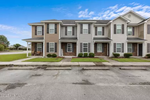 303 Glen Cannon Dr, Jacksonville, NC 28546