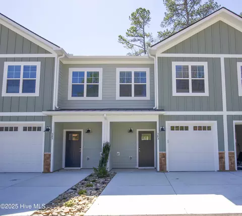 383 James St, Vass, NC 28394