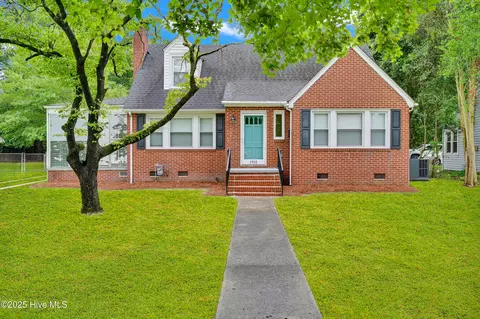 1910 E 4th St, Greenville, NC 27858