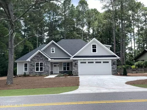 265 St Andrews Dr, Pinehurst, NC 28374