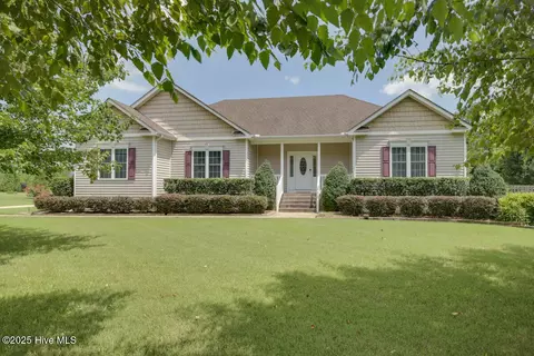 112 Fox Ln, Moyock, NC 27958
