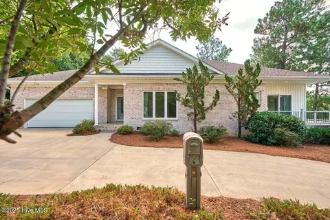 10 Pine Crescent Dr, Whispering Pines, NC 28327