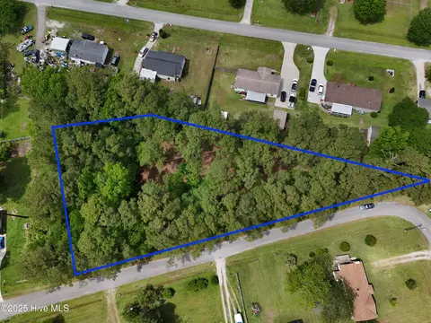210 Russell St, Beaufort, NC 28516