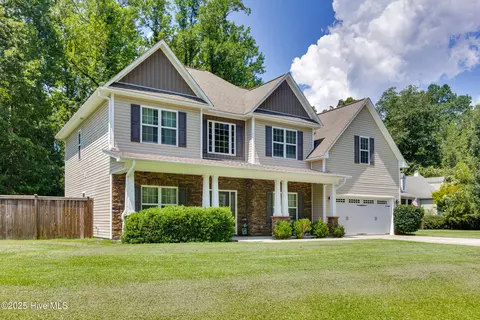 303 Calico Dr, New Bern, NC 28560