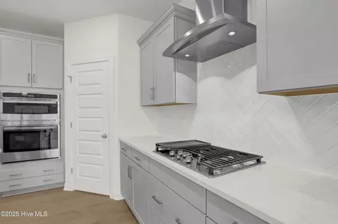 201 Planters Walk, Hampstead, NC 28443 photo 4