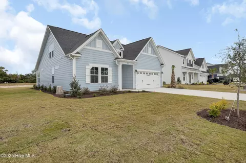 201 Planters Walk, Hampstead, NC 28443 photo 2