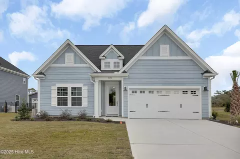 201 Planters Walk, Hampstead, NC 28443