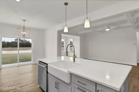201 Planters Walk, Hampstead, NC 28443 photo 5
