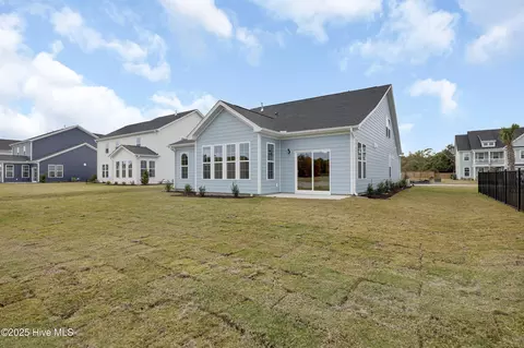 201 Planters Walk, Hampstead, NC 28443 photo 25