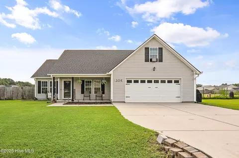 306 Caleb Ct, Beulaville, NC 28518