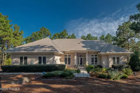 1 Interlachon Ln, Pinehurst, NC 28374