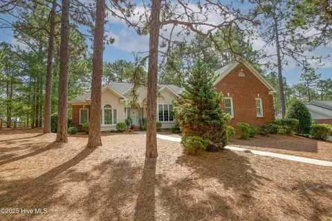 17 Cardinal Dr, Whispering Pines, NC 28327
