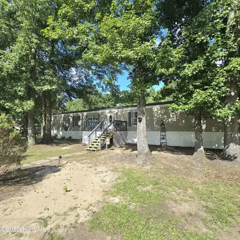 108 Aaron Ct, Burgaw, NC 28425