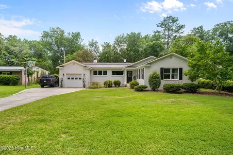 4509 Greenview Rd, Trent Woods, NC 28562