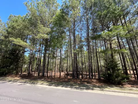 226 Meyer Farm Dr, Pinehurst, NC 28374