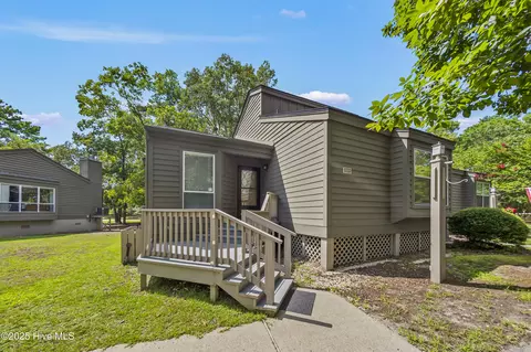 7801 Windward Dr, New Bern, NC 28560