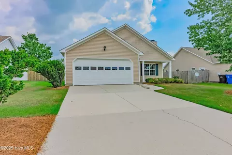 306 Rose Bud Ln, Holly Ridge, NC 28445