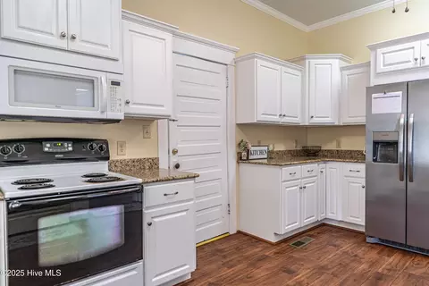Kitchen - 304 Henderson St, Hamlet, NC 28345 photo 7 of 7