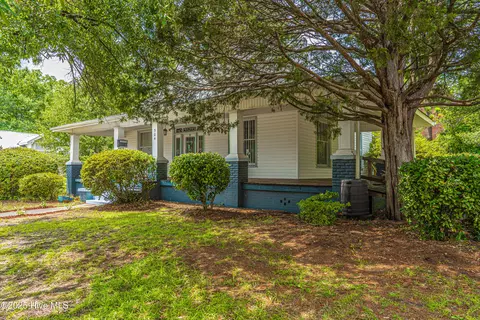 Exterior - 304 Henderson St, Hamlet, NC 28345 photo 3 of 15