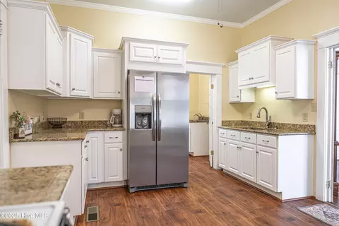 Kitchen - 304 Henderson St, Hamlet, NC 28345 photo 3 of 7