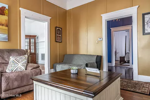 Living - 304 Henderson St, Hamlet, NC 28345 photo 6 of 7