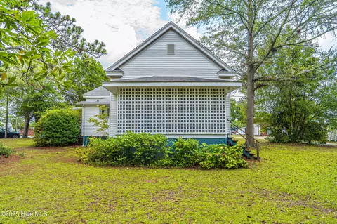 Exterior - 304 Henderson St, Hamlet, NC 28345 photo 9 of 15