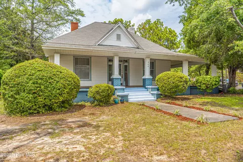 Exterior - 304 Henderson St, Hamlet, NC 28345 photo 2 of 15