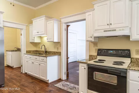Kitchen - 304 Henderson St, Hamlet, NC 28345 photo 6 of 7