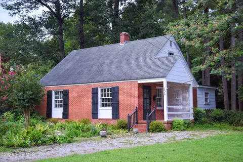 736 Cedarbrook Dr, Rocky Mount, NC 27803