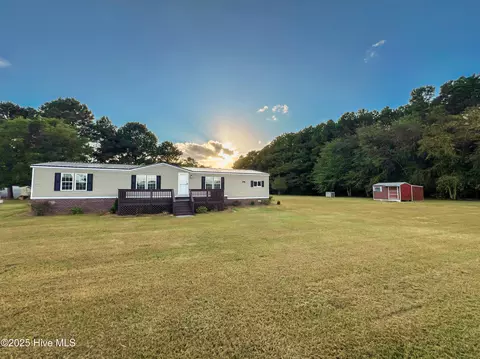 994 Test Farm Rd, Wallace, NC 28466