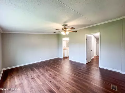 Living - 994 Test Farm Rd, Wallace, NC 28466 photo 2 of 2
