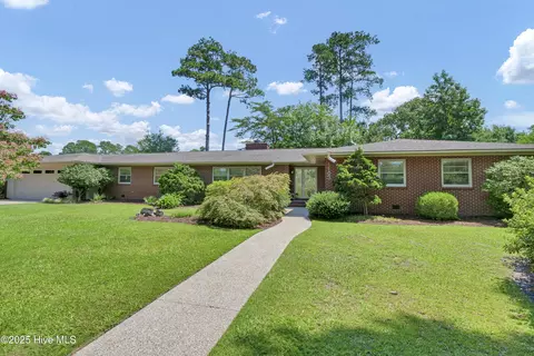 1103 Forest Hills Dr, Wilmington, NC 28403