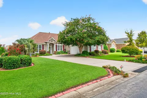 698 Meadowbrook Ln, Calabash, NC 28467