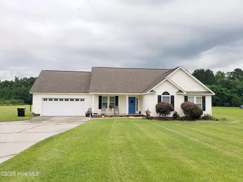 11061 Peacock Rd, Chadbourn, NC 28431