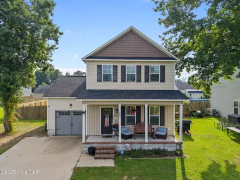 308 Cabinwood Ct, Richlands, NC 28574