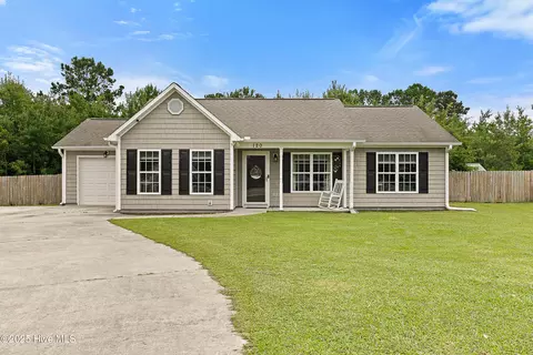 120 Blossom Ct, Maple Hill, NC 28454