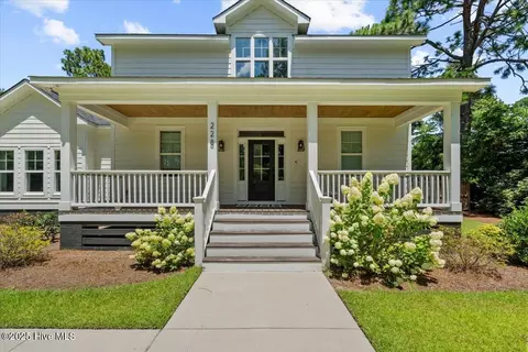 228 Turner Rd, Pinehurst, NC 28374 photo 2