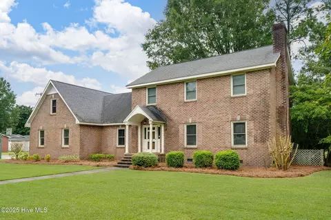 518 Forest Ln, Wallace, NC 28466