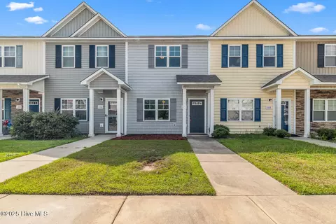 104 Justice Farm Dr, Sneads Ferry, NC 28460