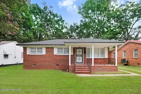 1203 Sycamore Rd, Kinston, NC 28501