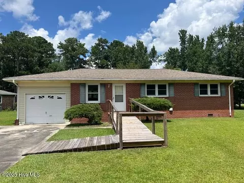 1201 Cherry Tree Dr, New Bern, NC 28562