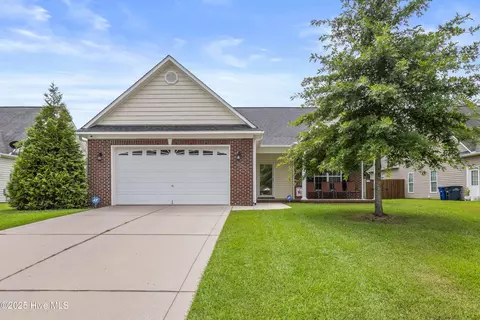 305 Weatherford Dr, Jacksonville, NC 28540