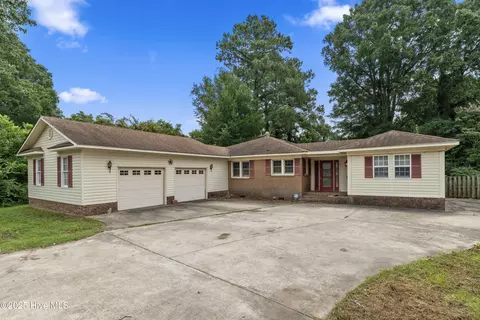533 W College St, Warsaw, NC 28398