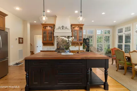 Kitchen - 370 Bracken Hill Rd, Cameron, NC 28326 photo 2 of 4