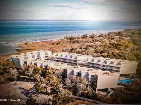 650 Salter Path Rd #311, Pine Knoll Shores, NC 28512