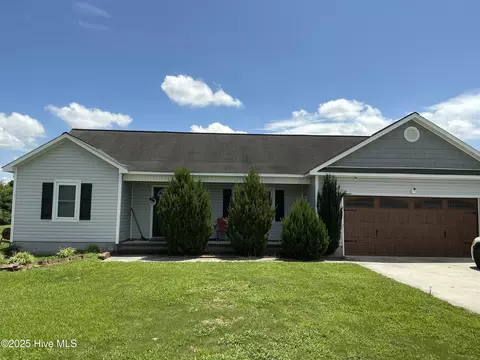 302 Brigham Ct, Jacksonville, NC 28540