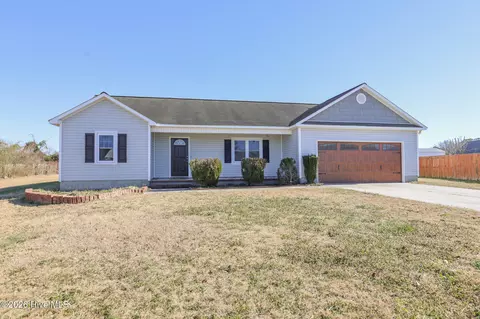 302 Brigham Ct, Jacksonville, NC 28540