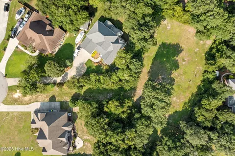 110 Casey Ct, Cedar Point, NC 28584
