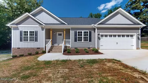 219 Willowbrook Dr, Pikeville, NC 27863